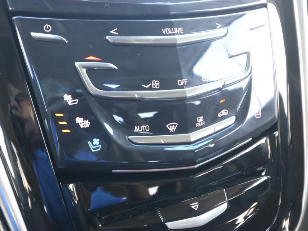 Used 2019 Cadillac Escalade Luxury image 25
