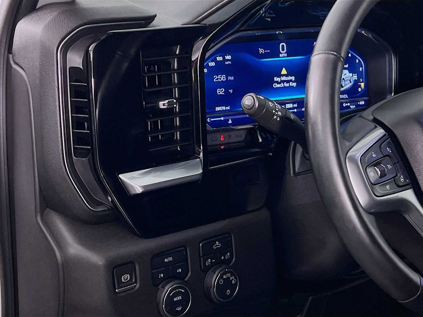 Used 2023 Chevrolet Silverado 1500 LT AWD/4WD image 10