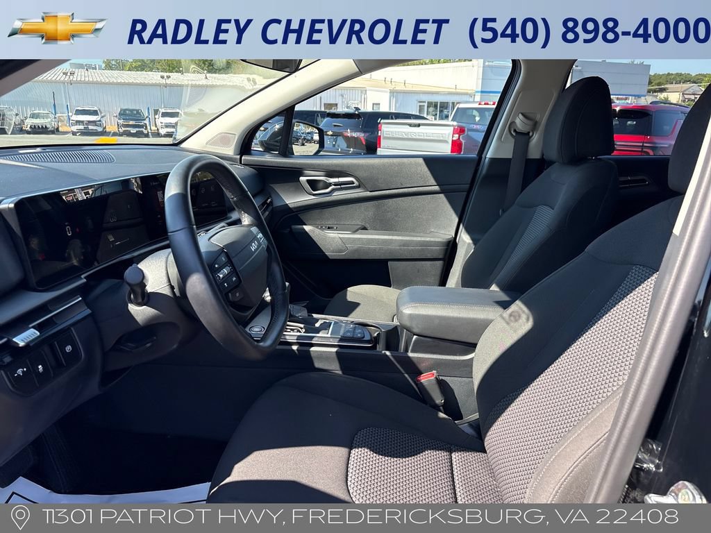 Used 2026 Kia Sportage LX FWD image 3