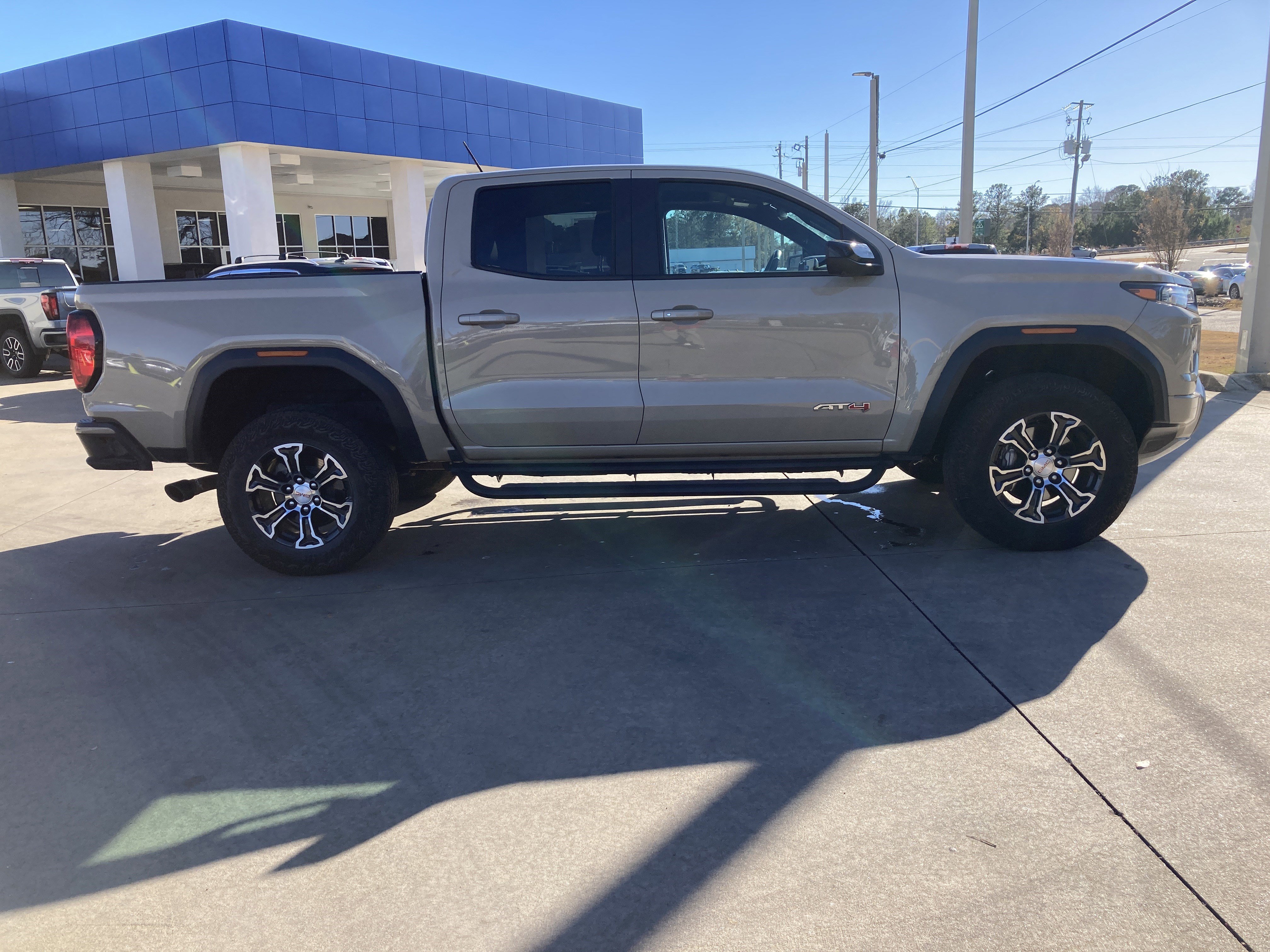 Used 2023 GMC Canyon AT4 w/ AT4 Premium Package image 5