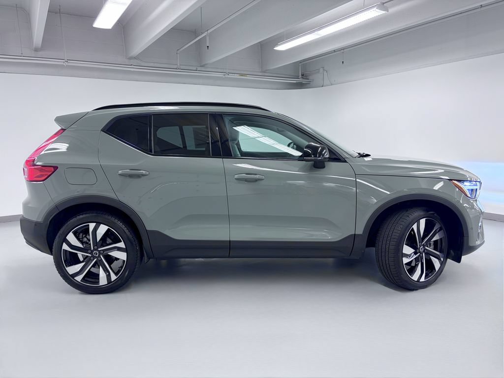 Used 2025 Volvo XC40 B5 Ultra w/ Climate Package AWD/4WD image 6