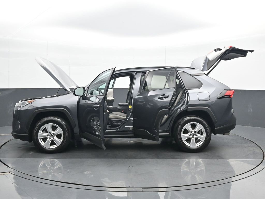 Used 2020 Toyota RAV4 XLE image 27
