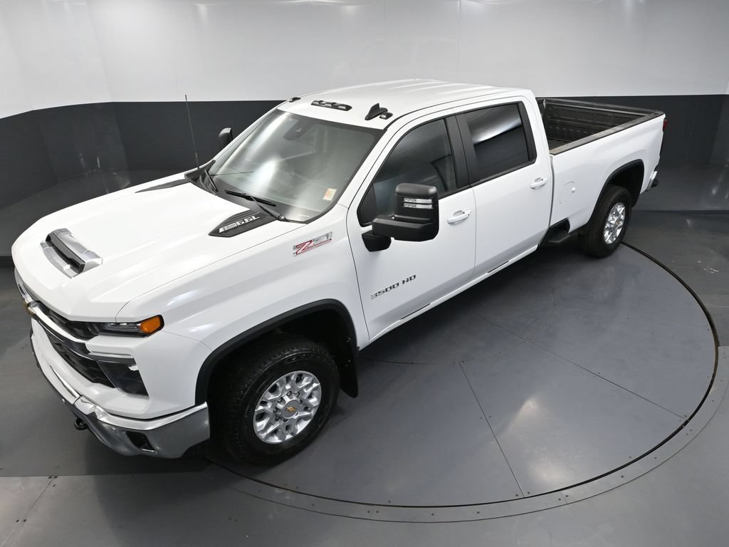 Used 2025 Chevrolet Silverado 3500 LT w/ Safety Package AWD/4WD image 60