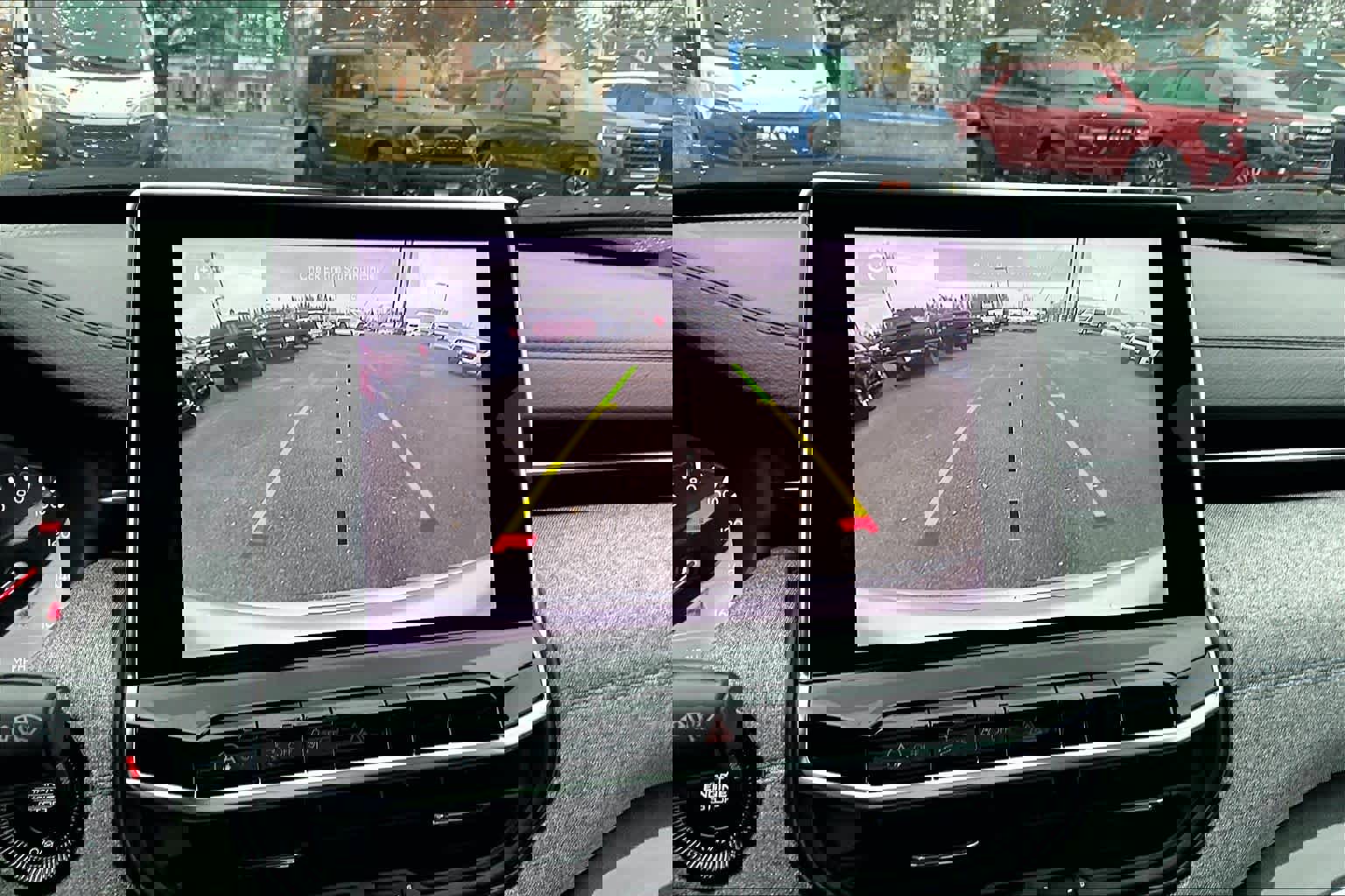 Used 2024 Jeep Compass Latitude image 28