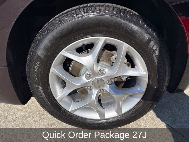Used 2018 Chrysler Pacifica Touring-L Plus w/ Tire & Wheel Group FWD image 7