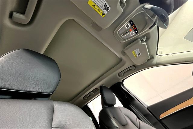 Used 2024 Volvo XC90 B6 Plus image 22