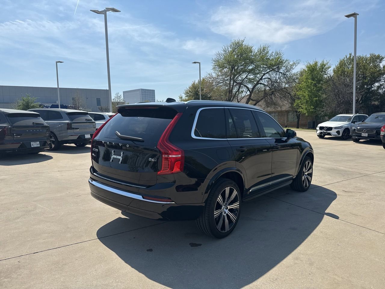 Used 2025 Volvo XC90 B6 Ultra w/ Lounge Package image 5