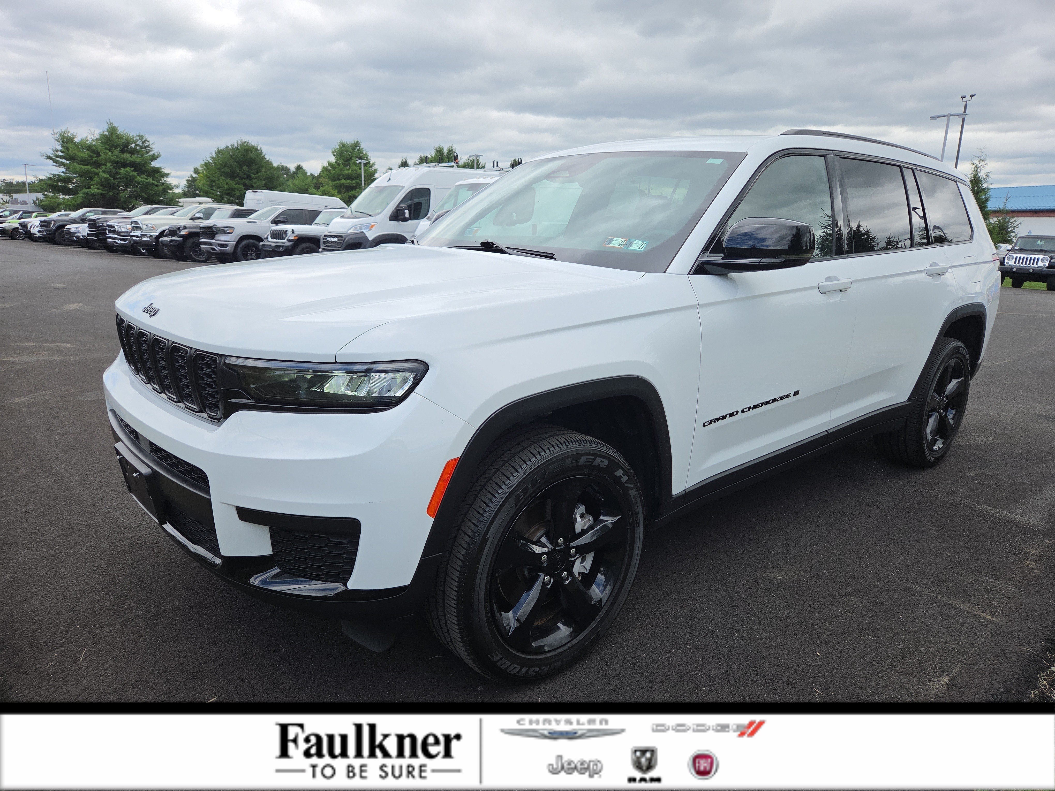 Used 2023 Jeep Grand Cherokee L Laredo