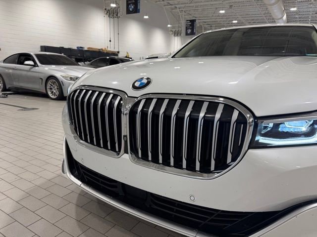 Used 2020 BMW 740i w/ Premium Package RWD image 2