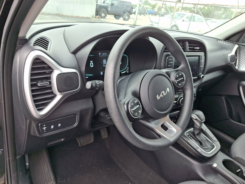 Used 2023 Kia Soul LX w/ Option Group 015 FWD image 25