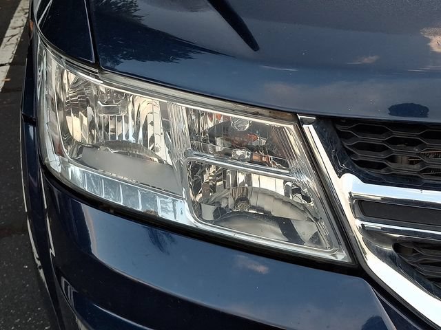 Used 2018 Dodge Journey SE FWD image 3