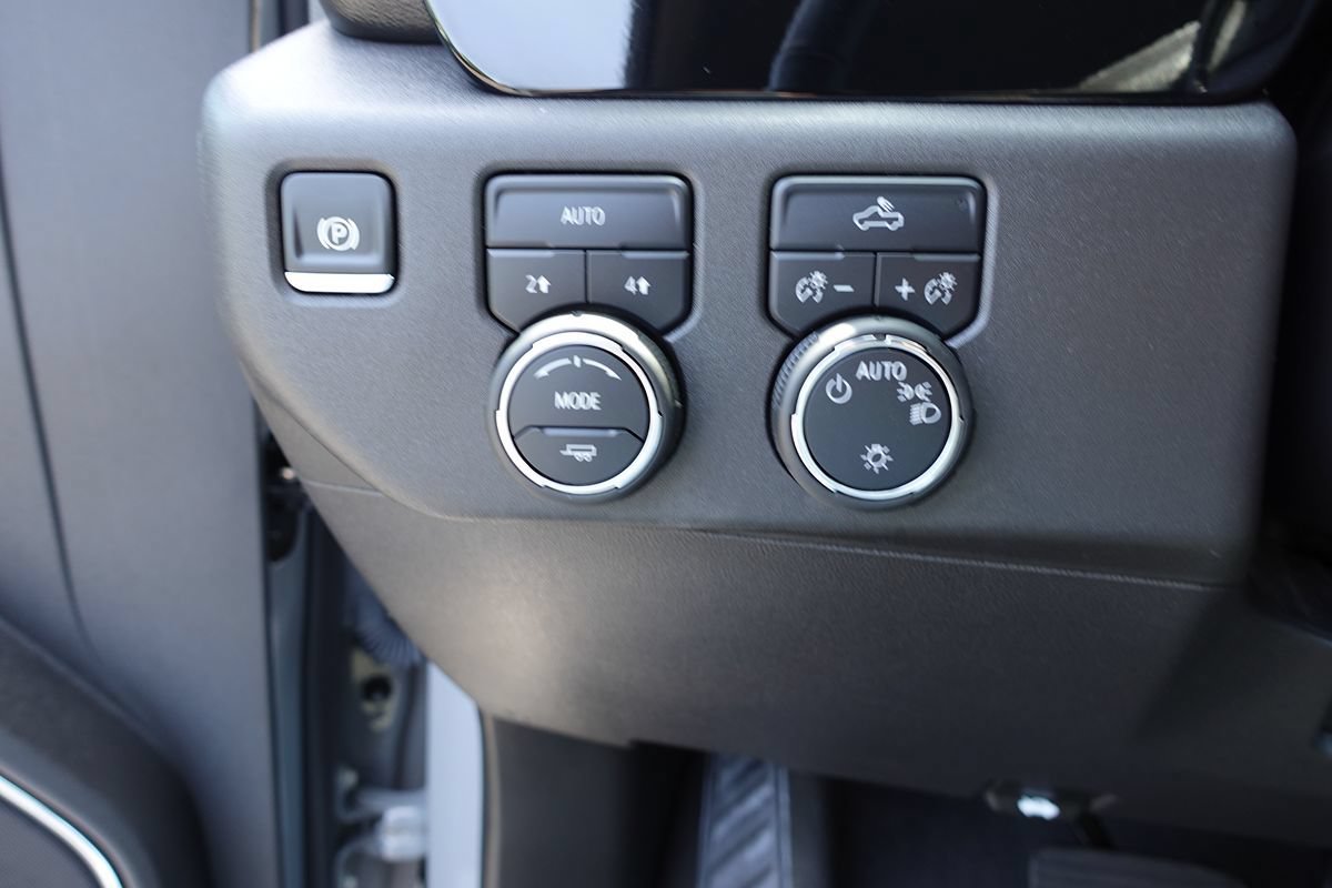 Used 2024 Chevrolet Silverado 1500 LT AWD/4WD image 50