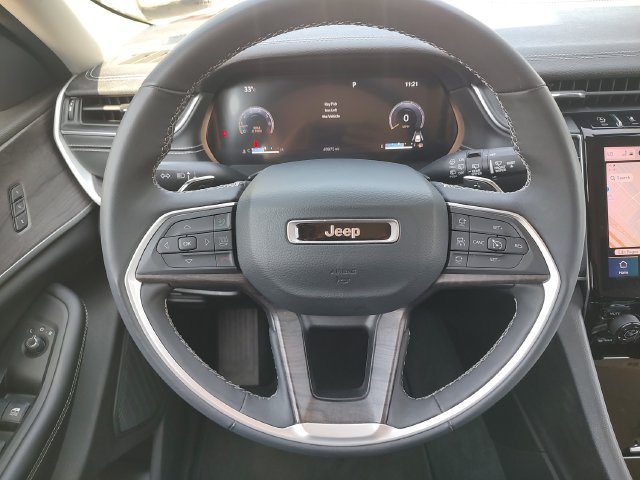 Used 2023 Jeep Grand Cherokee L Limited w/ Luxury Tech Group II RWD image 11