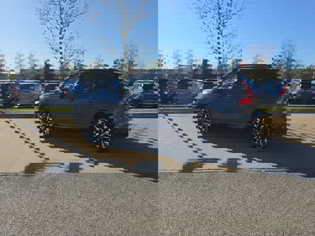 Used 2026 Volvo XC60 B5 Ultra w/ Protection Package Premier AWD/4WD image 4