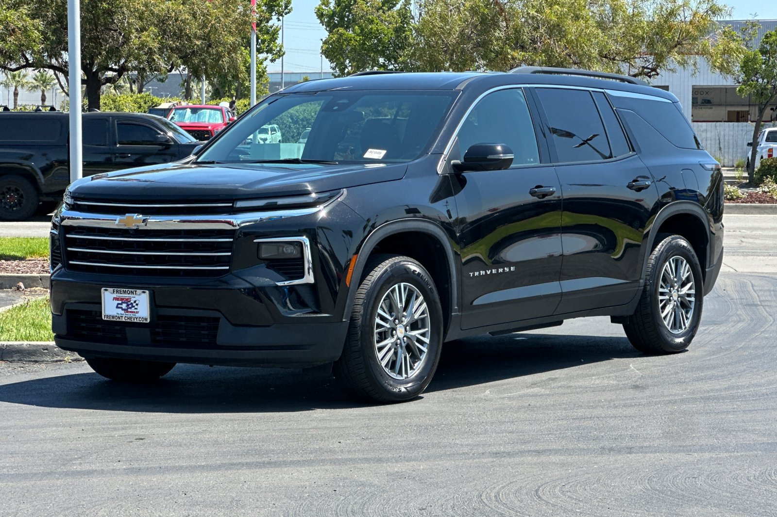 Used 2024 Chevrolet Traverse LT FWD image 8