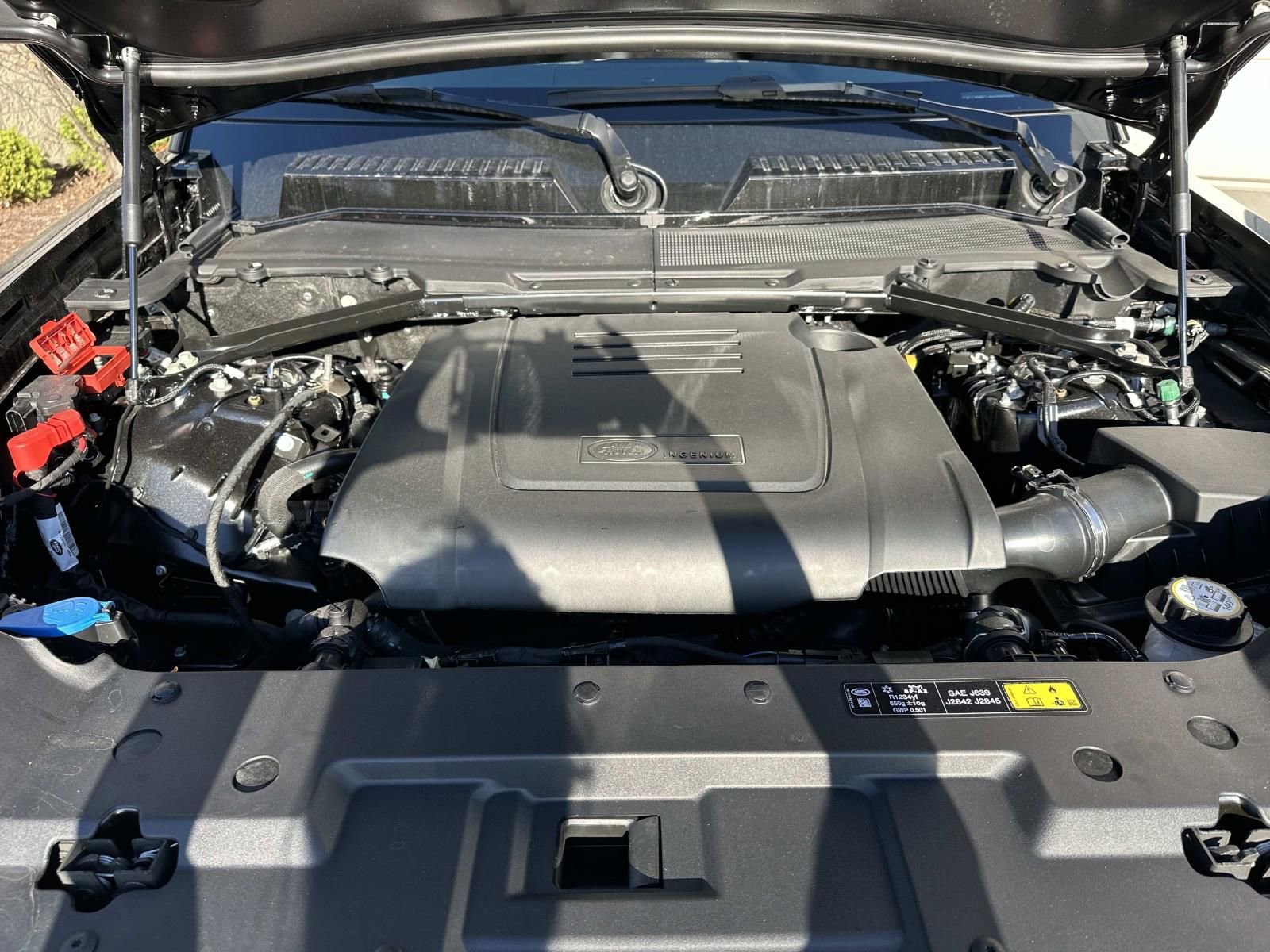 New 2026 Land Rover Defender 110 S image 21