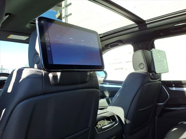 New 2026 Cadillac Escalade Luxury image 7