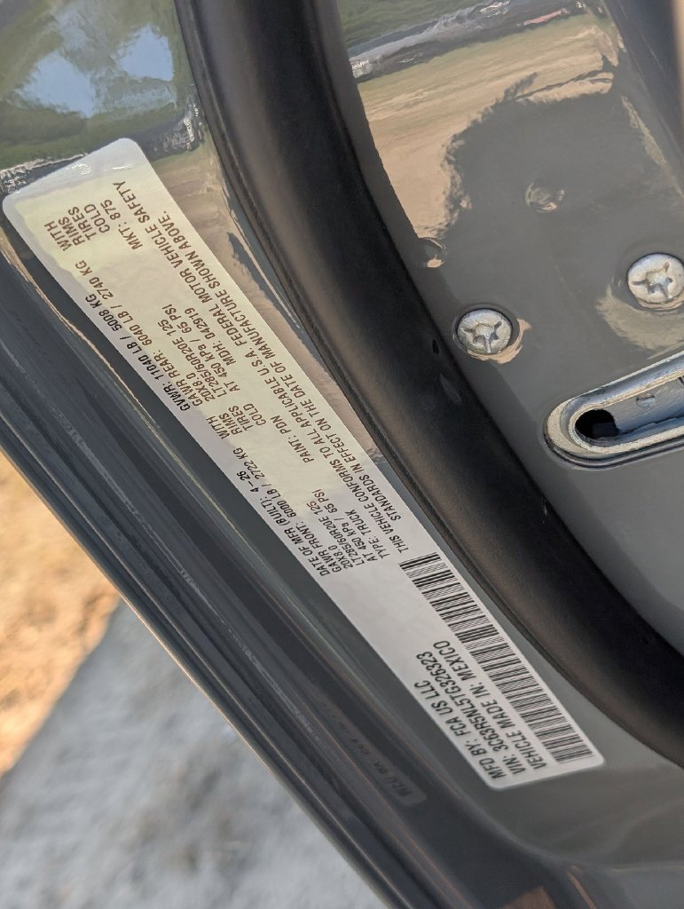 New 2026 RAM 2500 Laramie AWD/4WD image 35