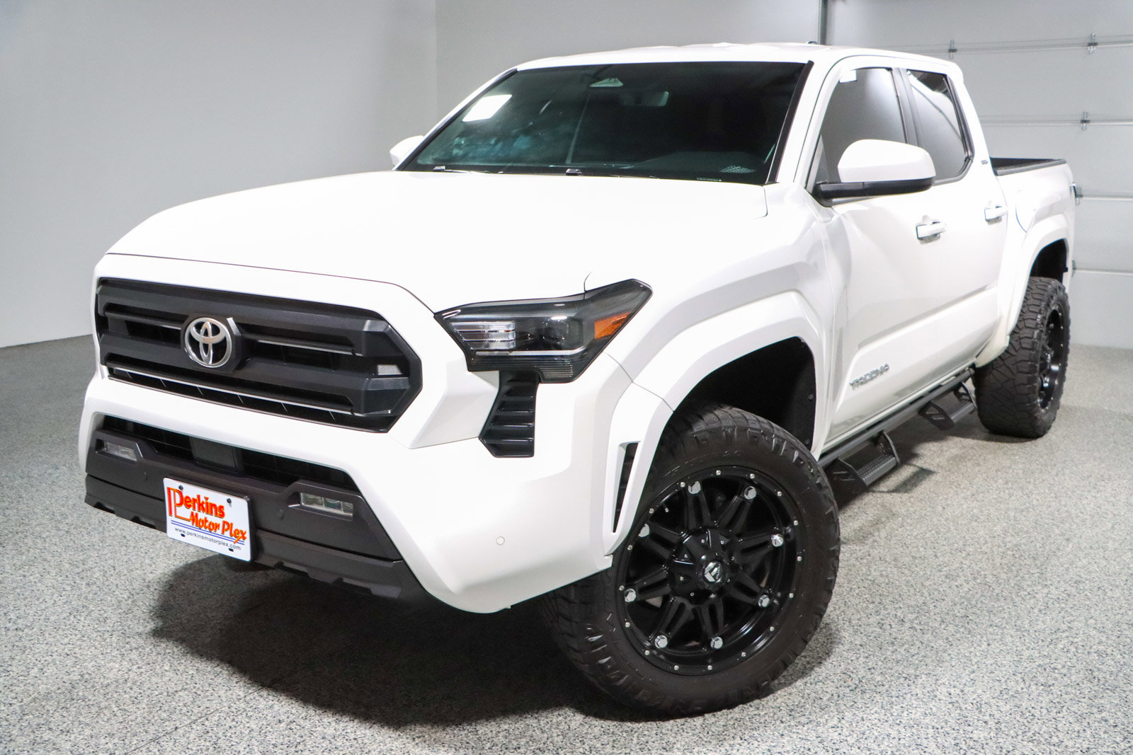 Used 2024 Toyota Tacoma SR5 image 31
