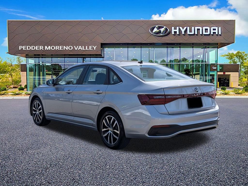 Used 2025 Volkswagen Jetta SE image 6