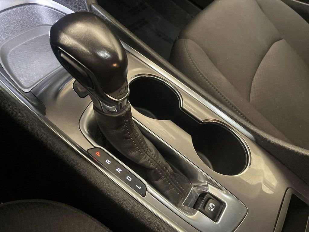 Used 2022 Chevrolet Malibu LT image 9