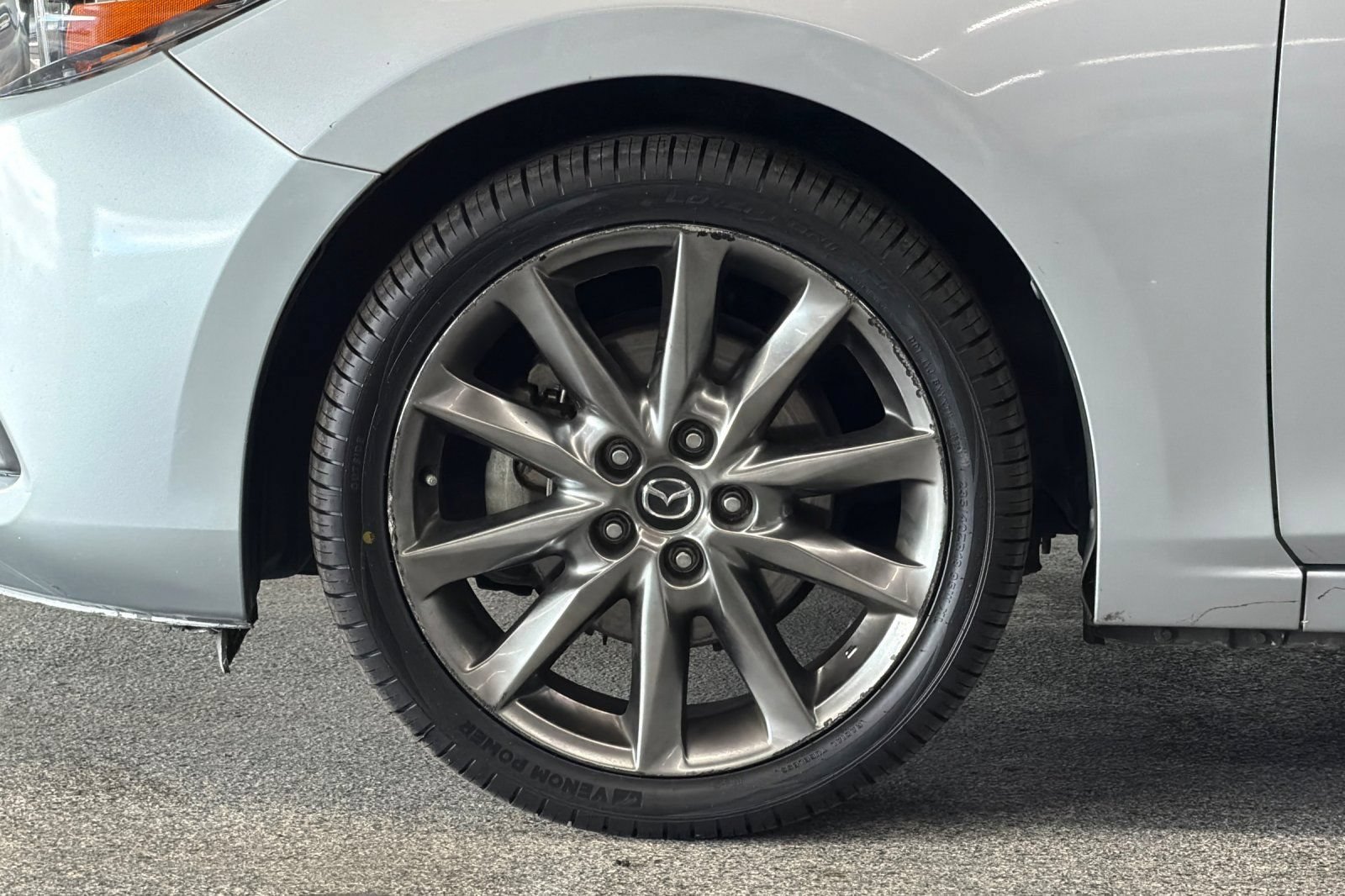 Used 2018 MAZDA MAZDA3 Grand Touring w/ Premium Equipment Package FWD image 22
