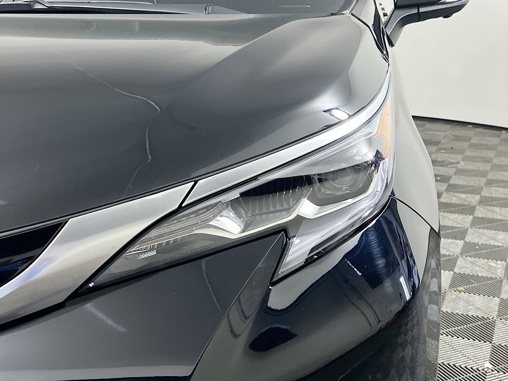 Used 2025 Toyota Sienna Platinum image 11