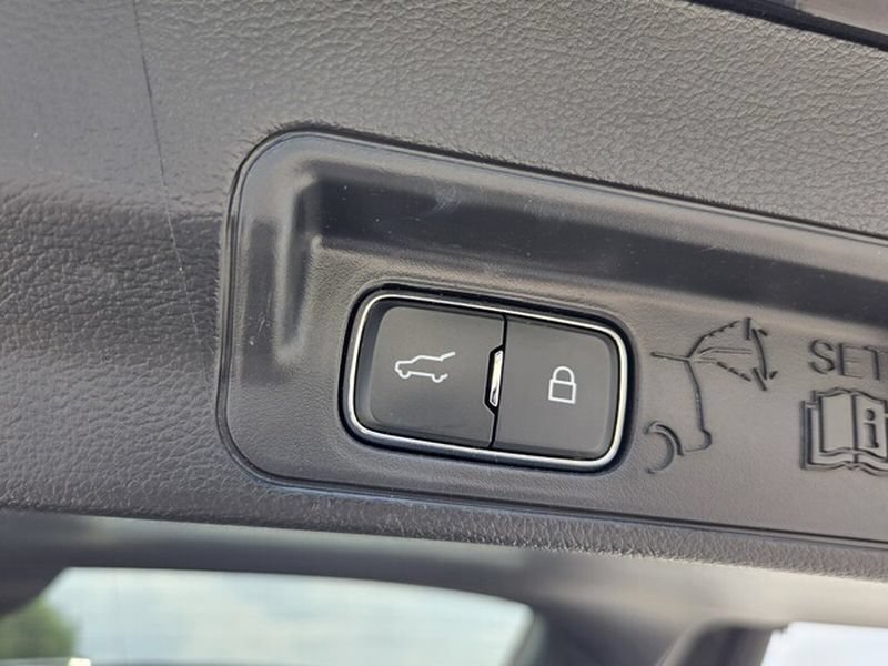 Used 2025 Ford Explorer ST-Line AWD/4WD image 15