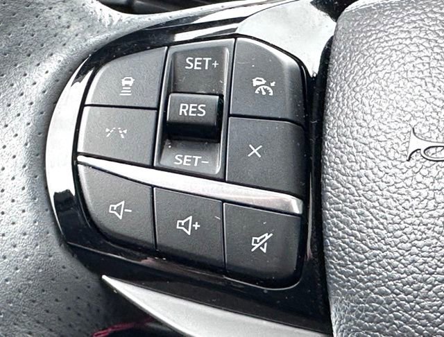 Used 2025 Ford Explorer ST-Line w/ Premium Package AWD/4WD image 17