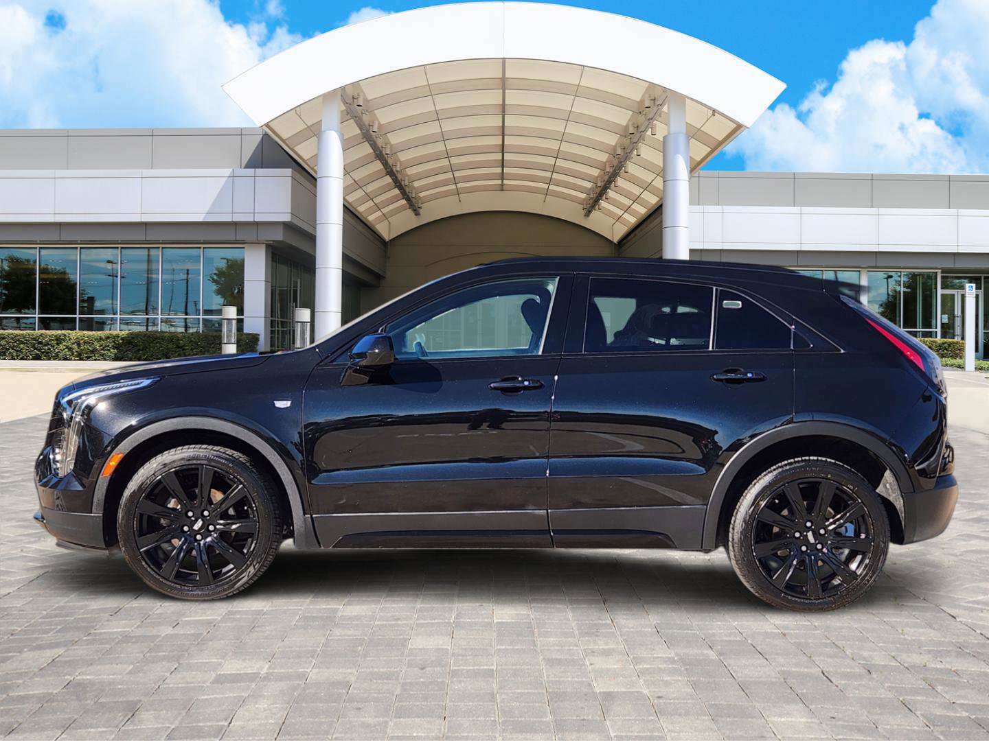 Used 2020 Cadillac XT4 Sport w/ Driver Awareness Package image 3