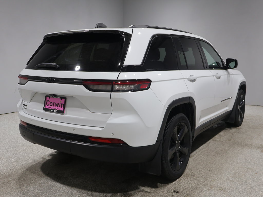 Certified 2024 Jeep Grand Cherokee Altitude AWD/4WD image 3