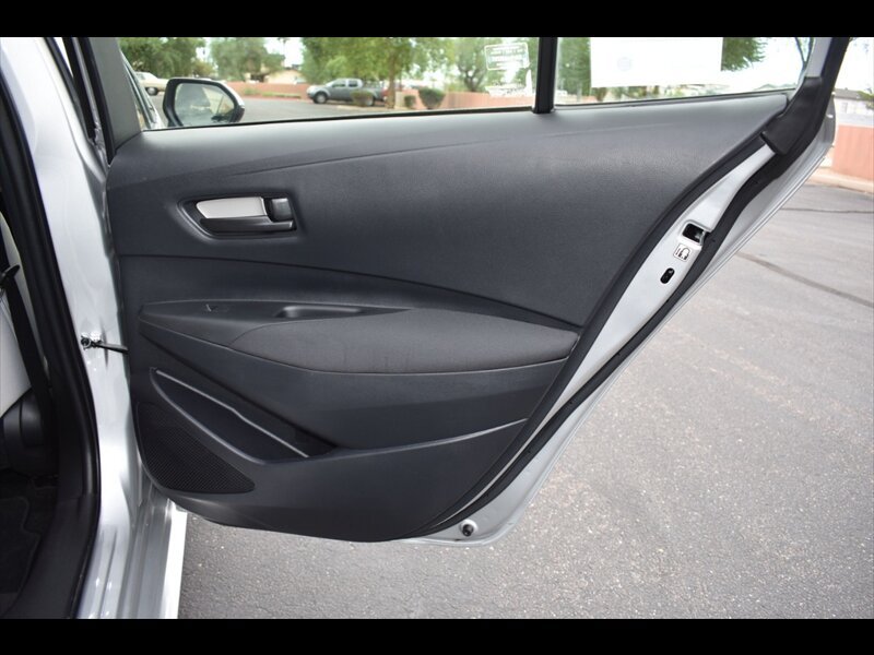 Used 2021 Toyota Corolla LE w/ Carpet Mat Package (TMS) FWD image 27