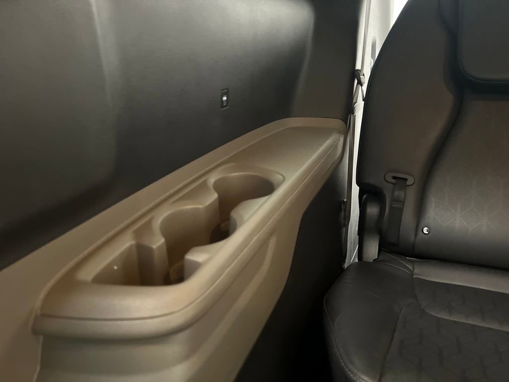 Used 2025 Kia Carnival image 33