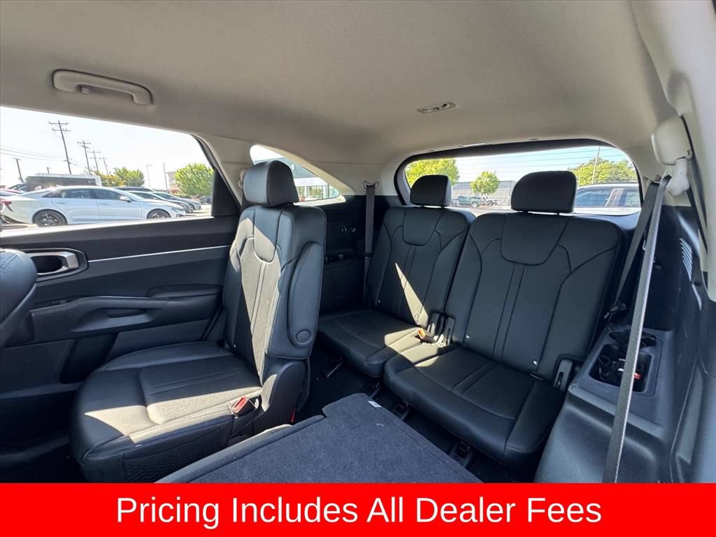Used 2022 Kia Sorento S FWD image 12