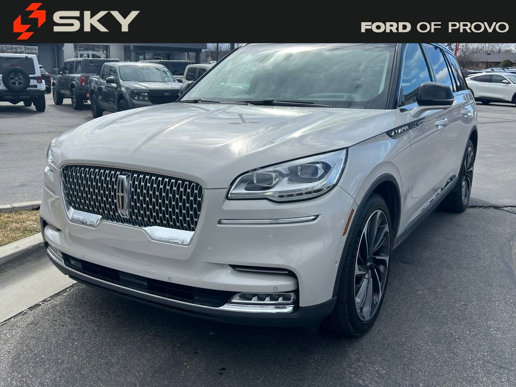 Used 2020 Lincoln Aviator Reserve w/ Equipment Group 202A image 2