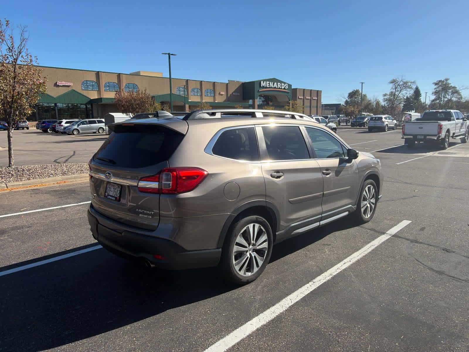 Used 2022 Subaru Ascent Limited w/ Technology Package AWD/4WD image 3