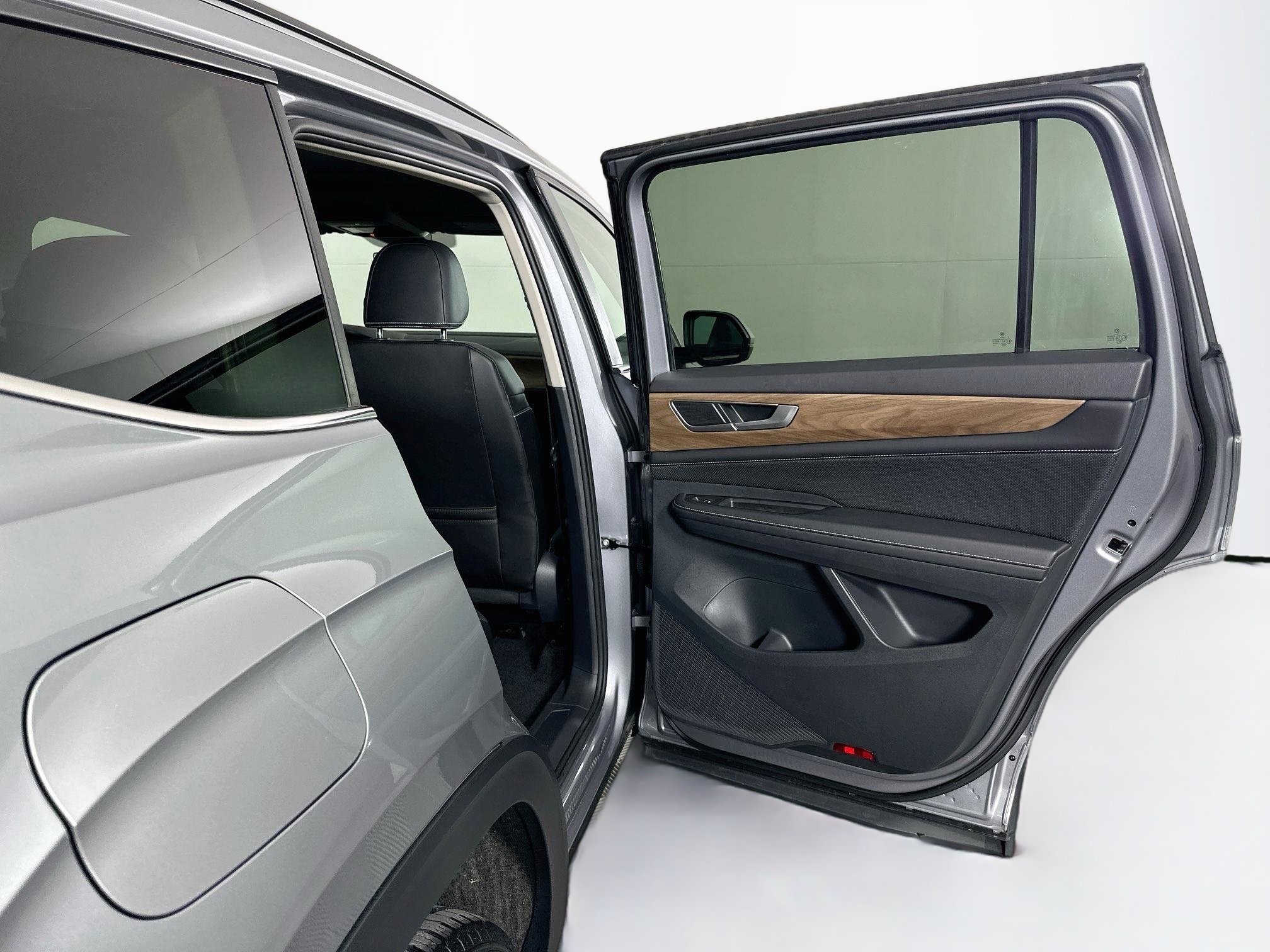 Used 2024 Volkswagen Atlas SE AWD/4WD image 31