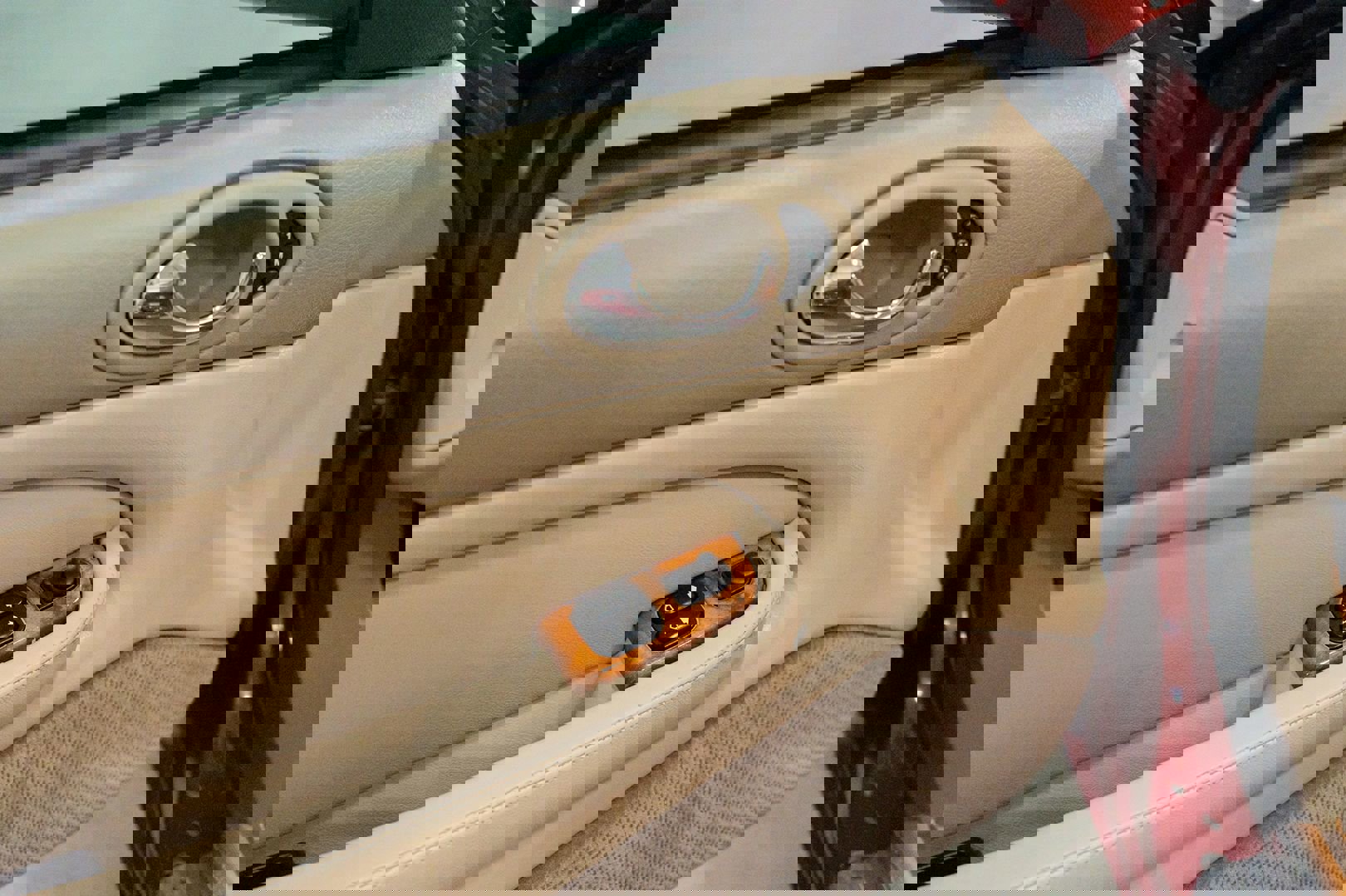 Used 1999 Jaguar XK8 Coupe image 13