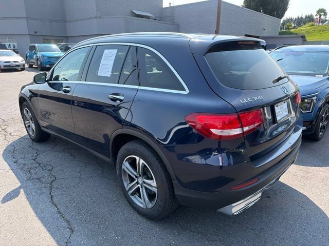 Used 2017 Mercedes-Benz GLC 300 4MATIC image 2