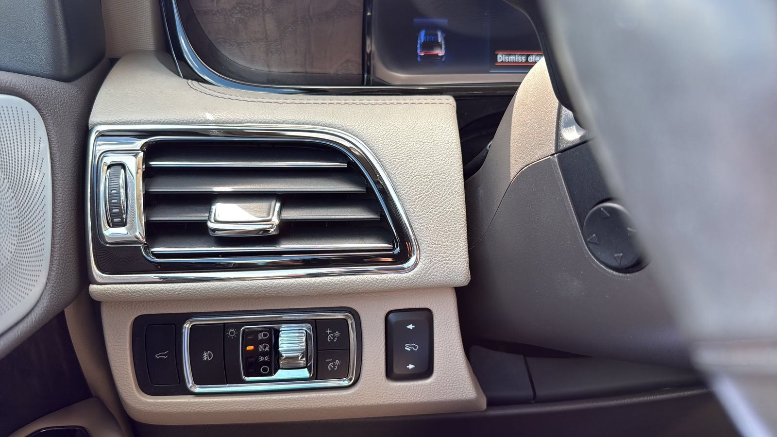 Used 2022 Lincoln Navigator L Reserve AWD/4WD image 17