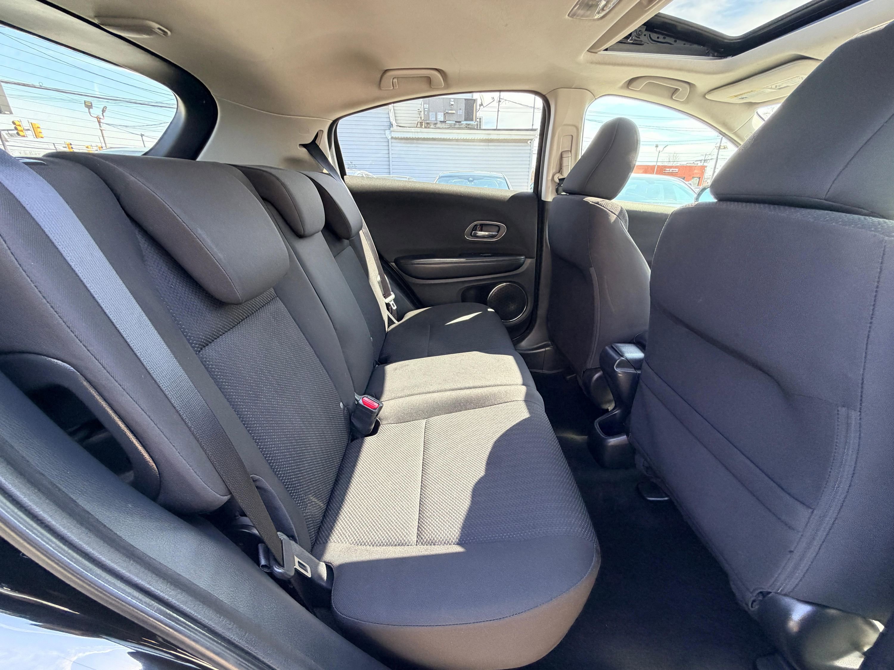 Used 2018 Honda HR-V EX image 27