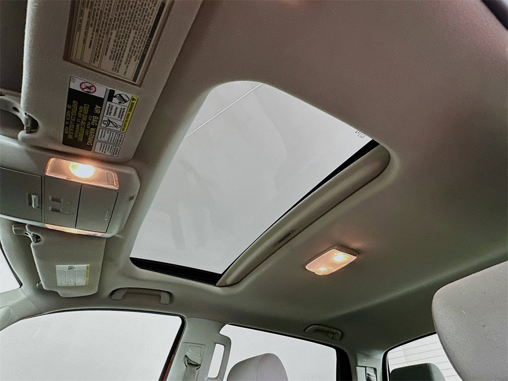 Used 2013 Toyota Tundra 4x4 CrewMax w/ SR5 Pkg image 11