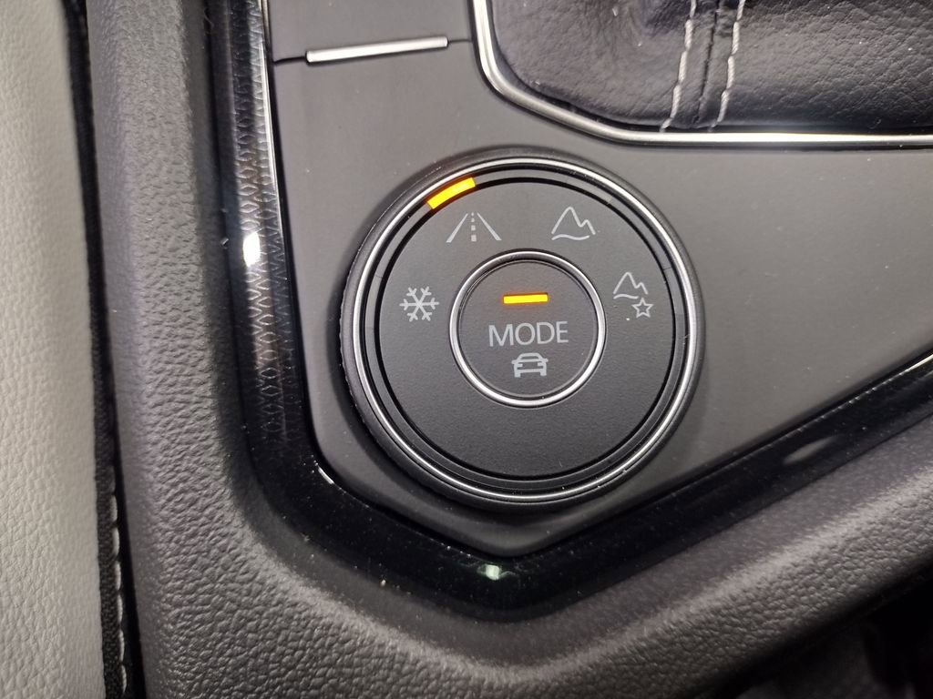 New 2026 Volkswagen Taos SE AWD/4WD image 30