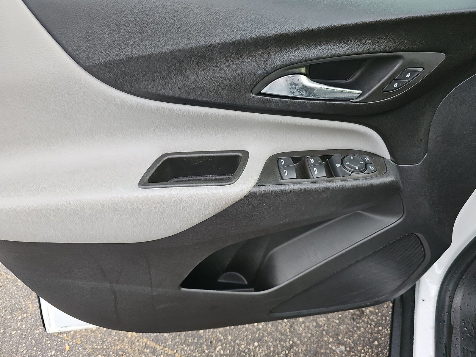 Used 2024 Chevrolet Equinox LS w/ Driver Confidence II Package FWD image 48