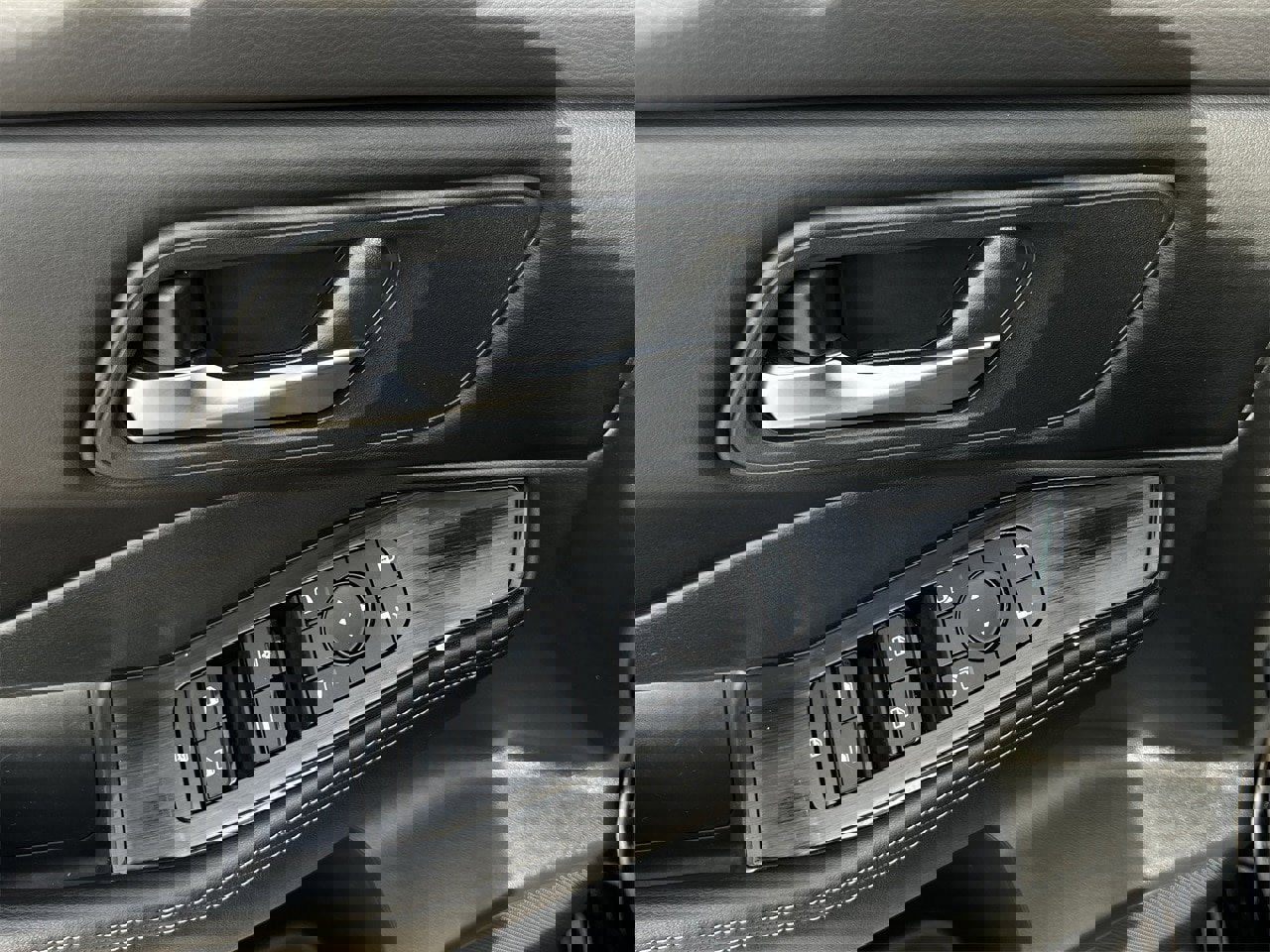 Certified 2024 Nissan Rogue SV image 23