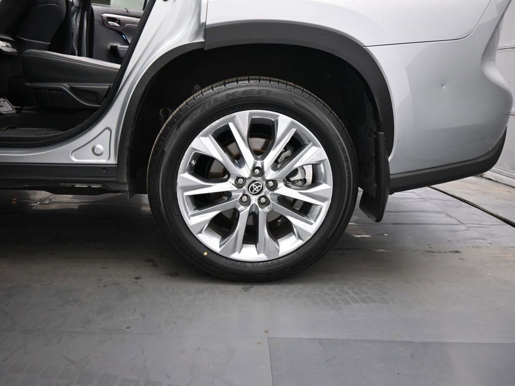 Used 2022 Toyota Highlander Limited image 21