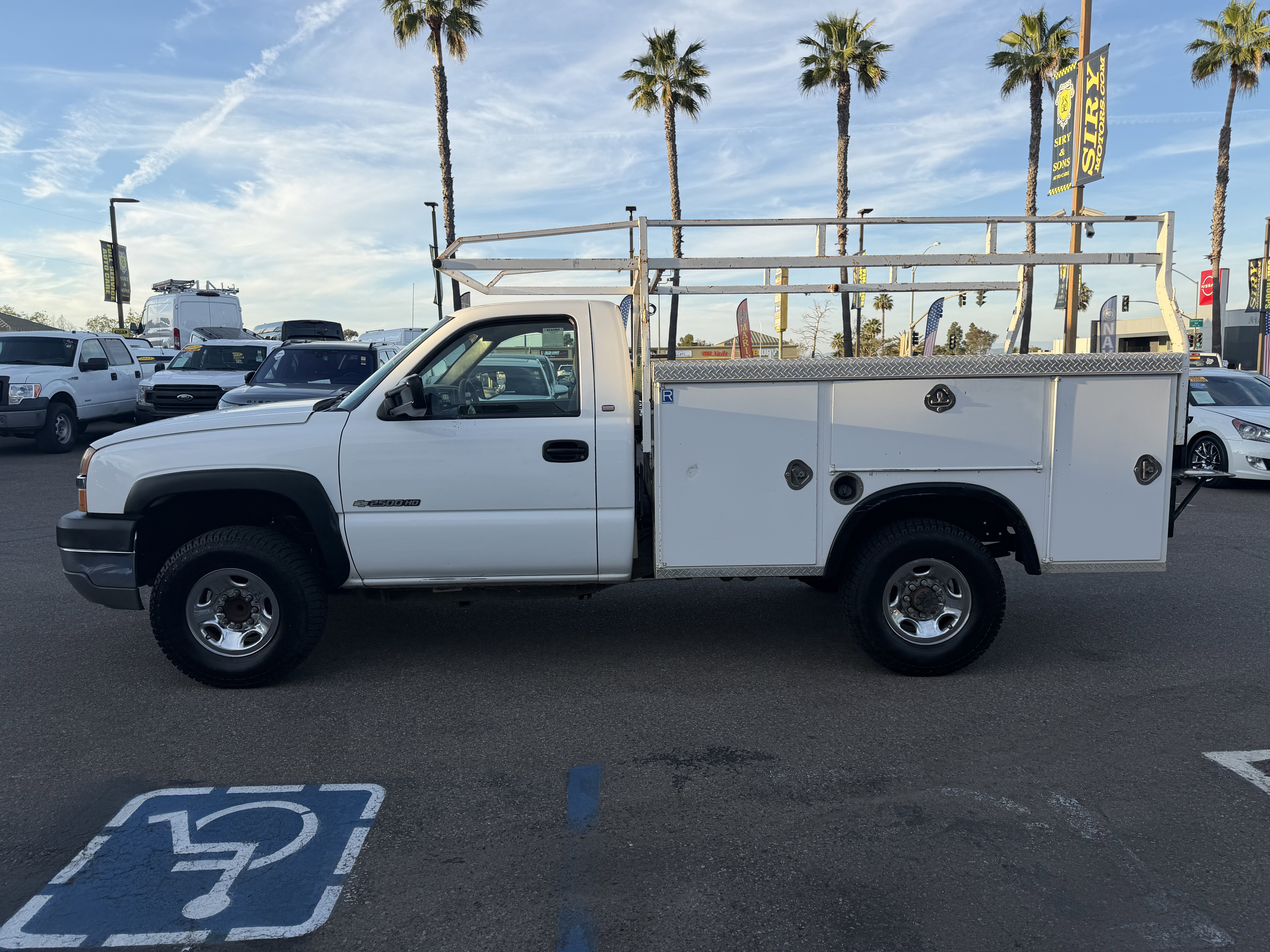 Used 2004 Chevrolet Silverado 2500 2WD Regular Cab image 6