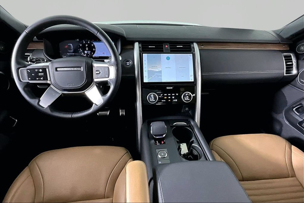 Used 2024 Land Rover Discovery Dynamic SE AWD/4WD image 7