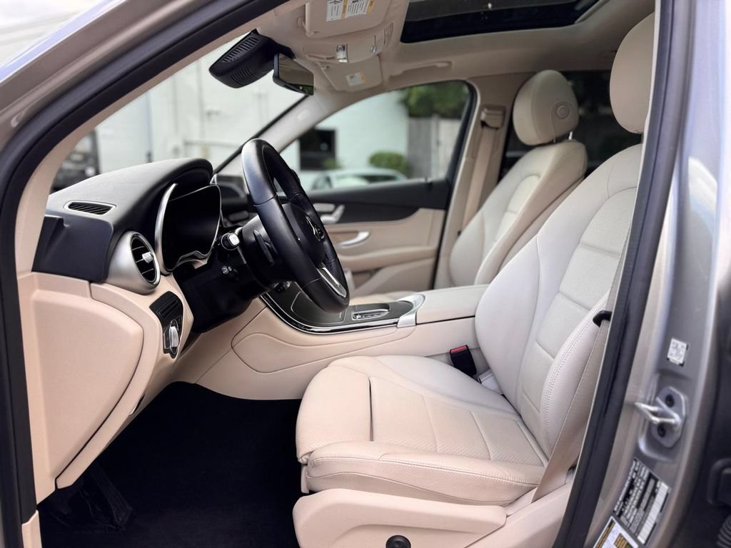 Used 2022 Mercedes-Benz GLC 300 4MATIC w/ Multimedia Package Lite image 20