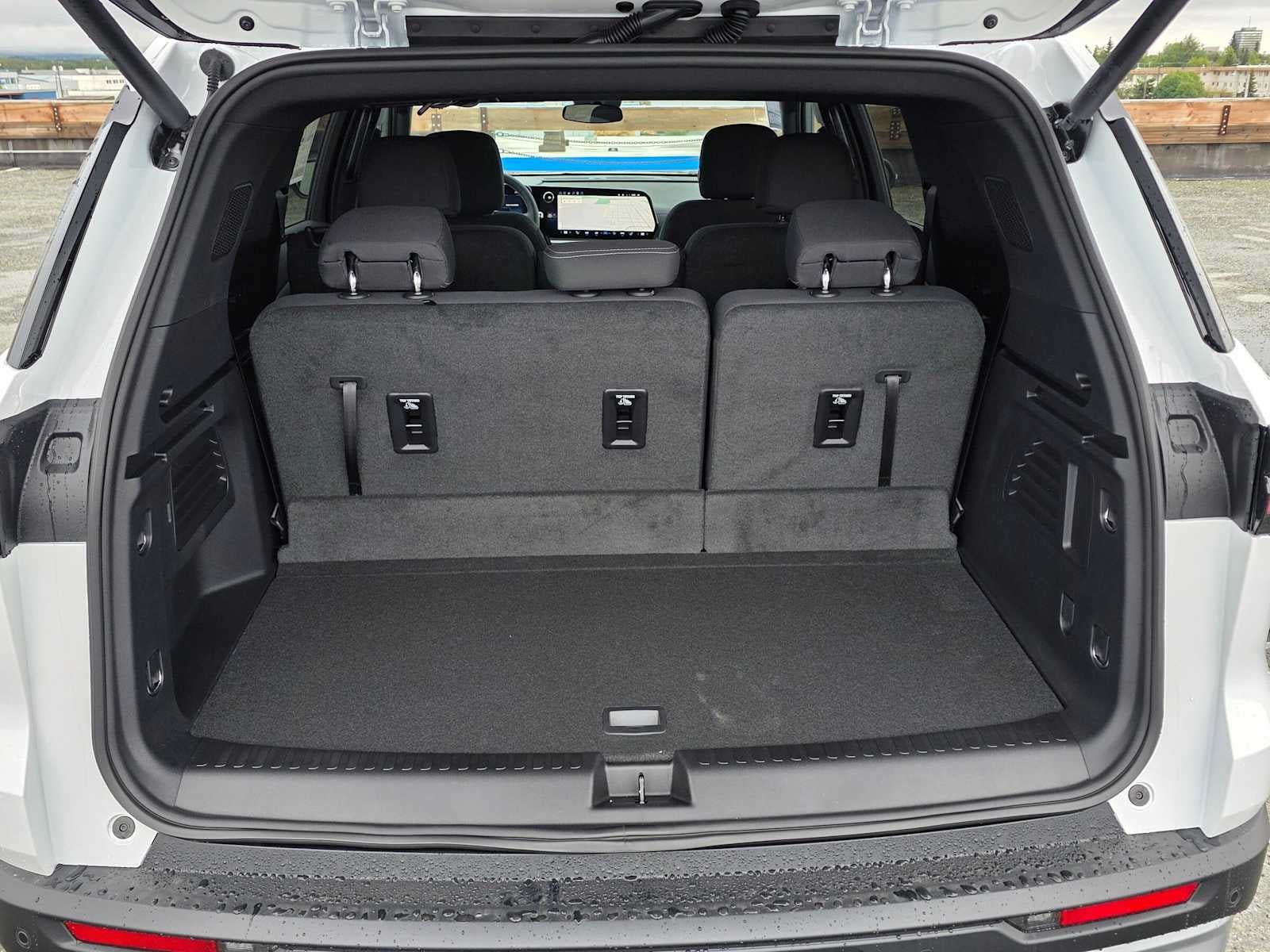 New 2027 Chevrolet Traverse LT AWD/4WD image 13